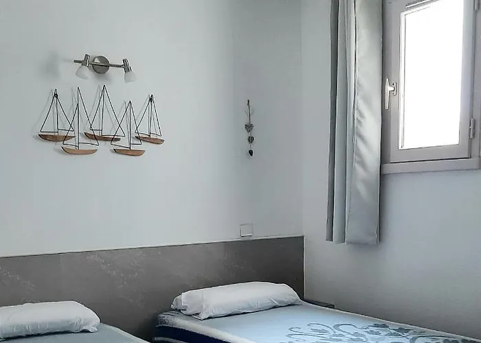 T2 Lumineux Bord De アパート